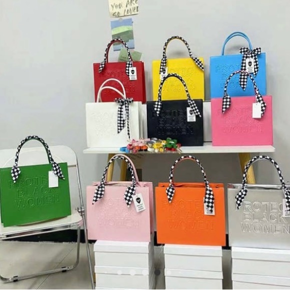 Large red protect black women tote - Picture 3 of 3